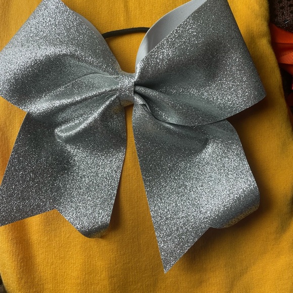 Cheer bow - Picture 4 of 11